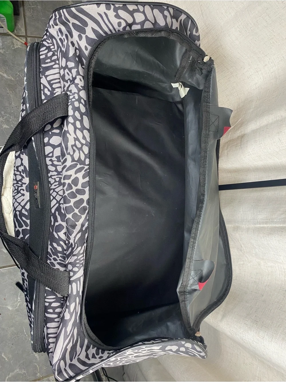TAG Travel Duffel Bag Grey Black Animal Print Weekender Carry On Tote Luggage